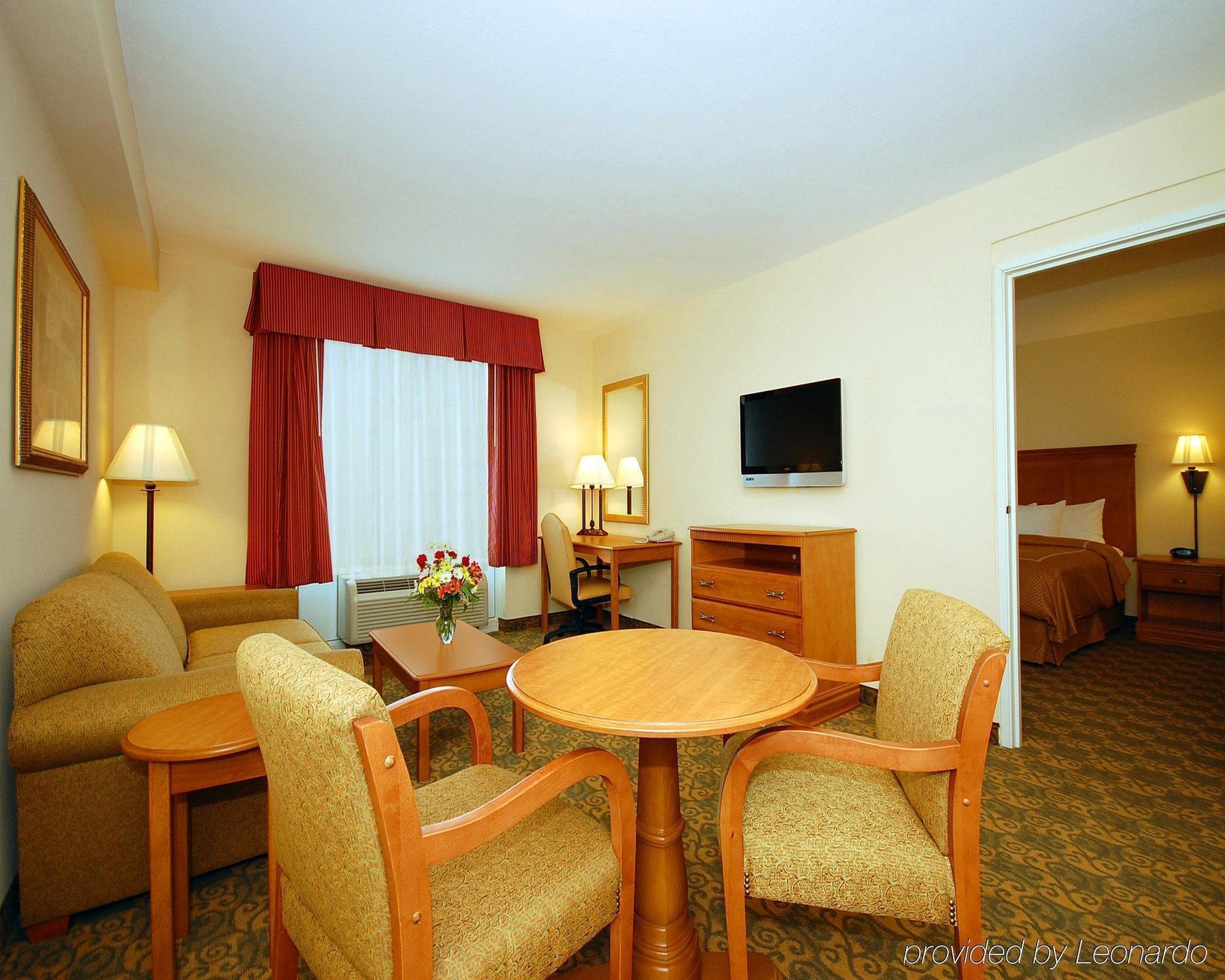 Comfort Suites Valdosta Room photo